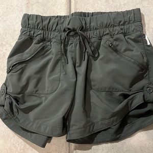 Women’s heigh waisted dark olive green shorts